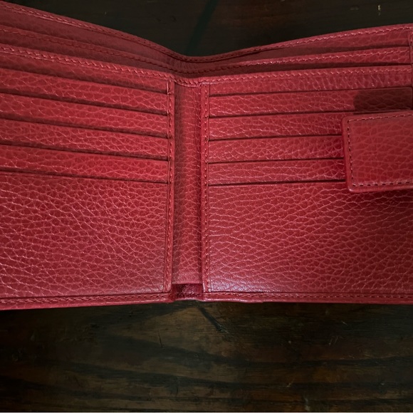 Gucci GG Compact Wallet in Red Grain Leather 456122 496334 MINT Condition - Picture 7 of 11